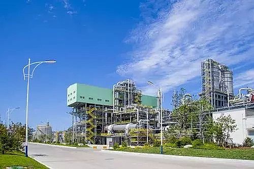 ����ʯӢɰ�V�ϏS����ˮ̎���c������ˇ�϶���һ�������ׂ�Ƕ��ʽ��ˮ̎��SͶ��