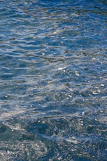 2022年液面覆蓋球廠家這個(gè)“垃圾大國(guó)”,真是讓我開(kāi)眼了!