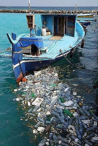 2022年液面覆蓋球廠家這個(gè)“垃圾大國(guó)”,真是讓我開(kāi)眼了!